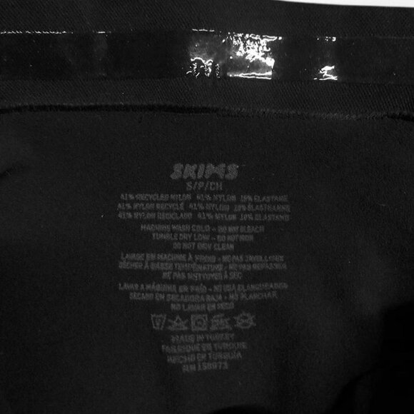 Skims Seamless Sculpt Mid Thigh Short - Picture 8 of 9